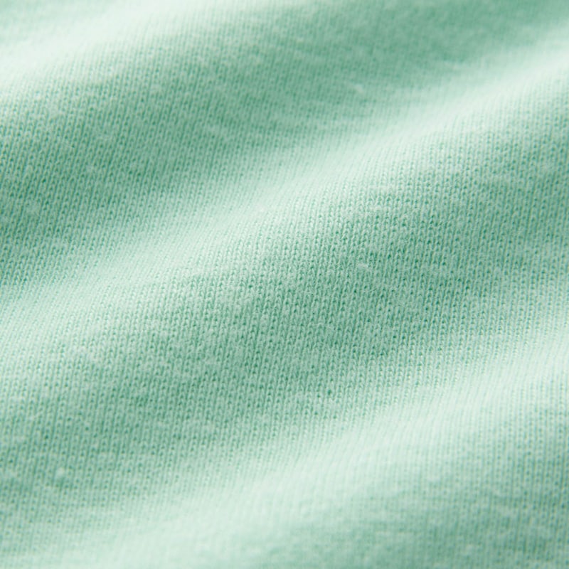 ストレッチ性に優れ、ふんわりやさしい肌ざわりの綿100％フライス素材。一年中快適に着られます。（生地
