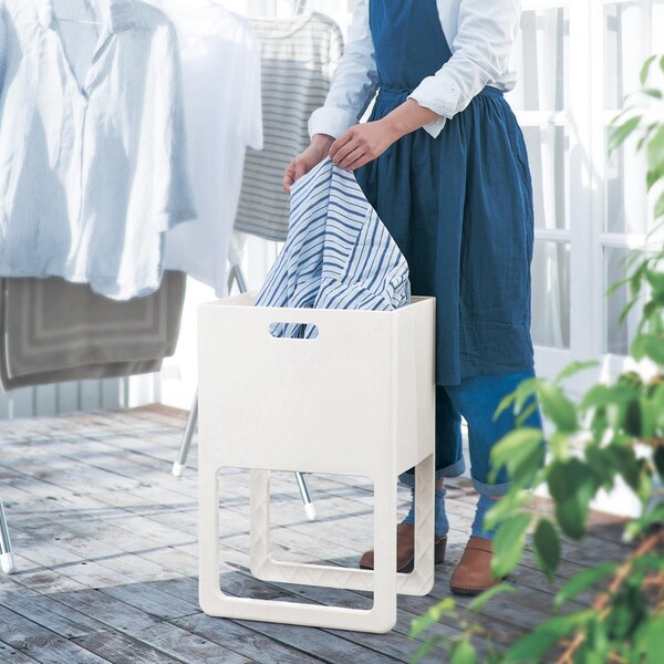 【ベルメゾン】腰への負担を減らす「かがまず干せる」脚付き折りたたみバスケット