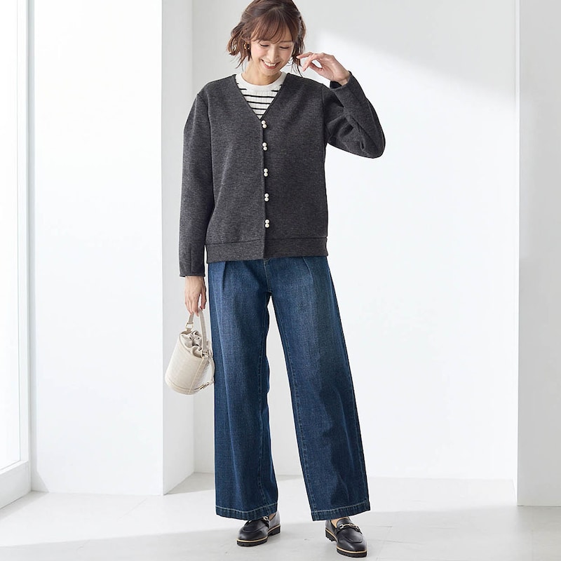 モデル身長169cm／M ※写真は撮影用のため股下+6cmになります。