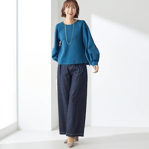 モデル身長169cm／M ※写真は撮影用のため股下+6cmになります。