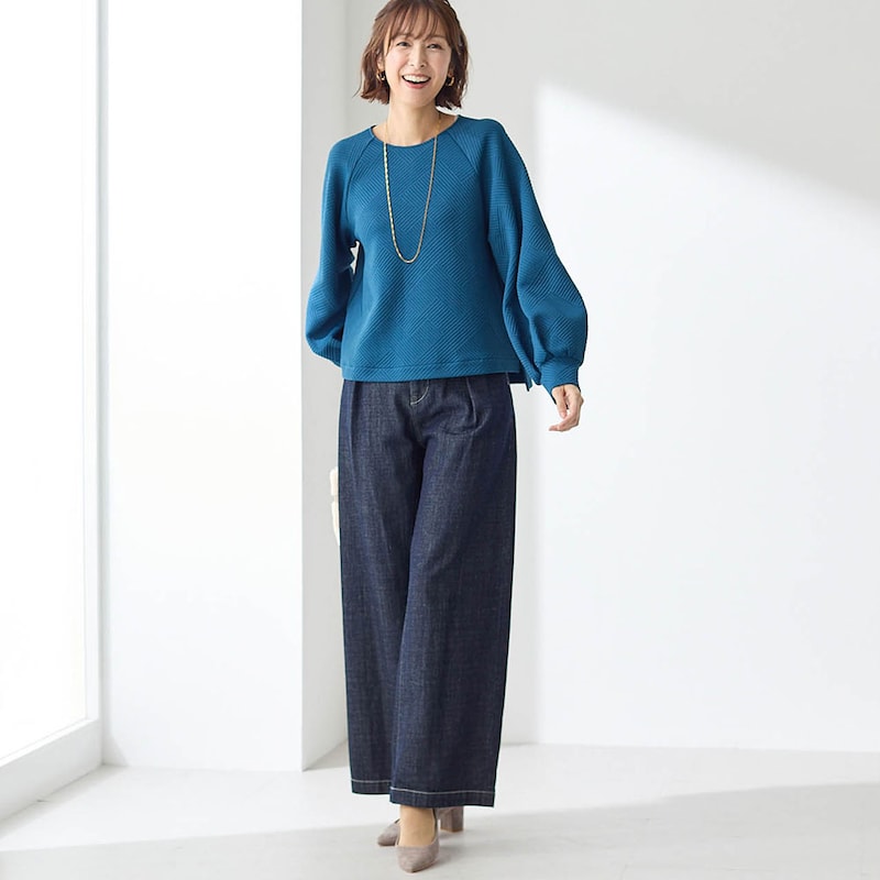 モデル身長169cm／M ※写真は撮影用のため股下+6cmになります。