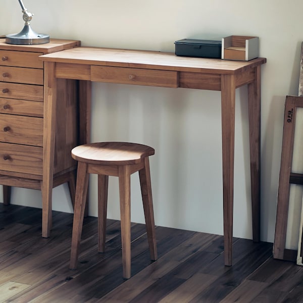 【ベルメゾン】天然木アルダー材でつくったコンパクトデスク