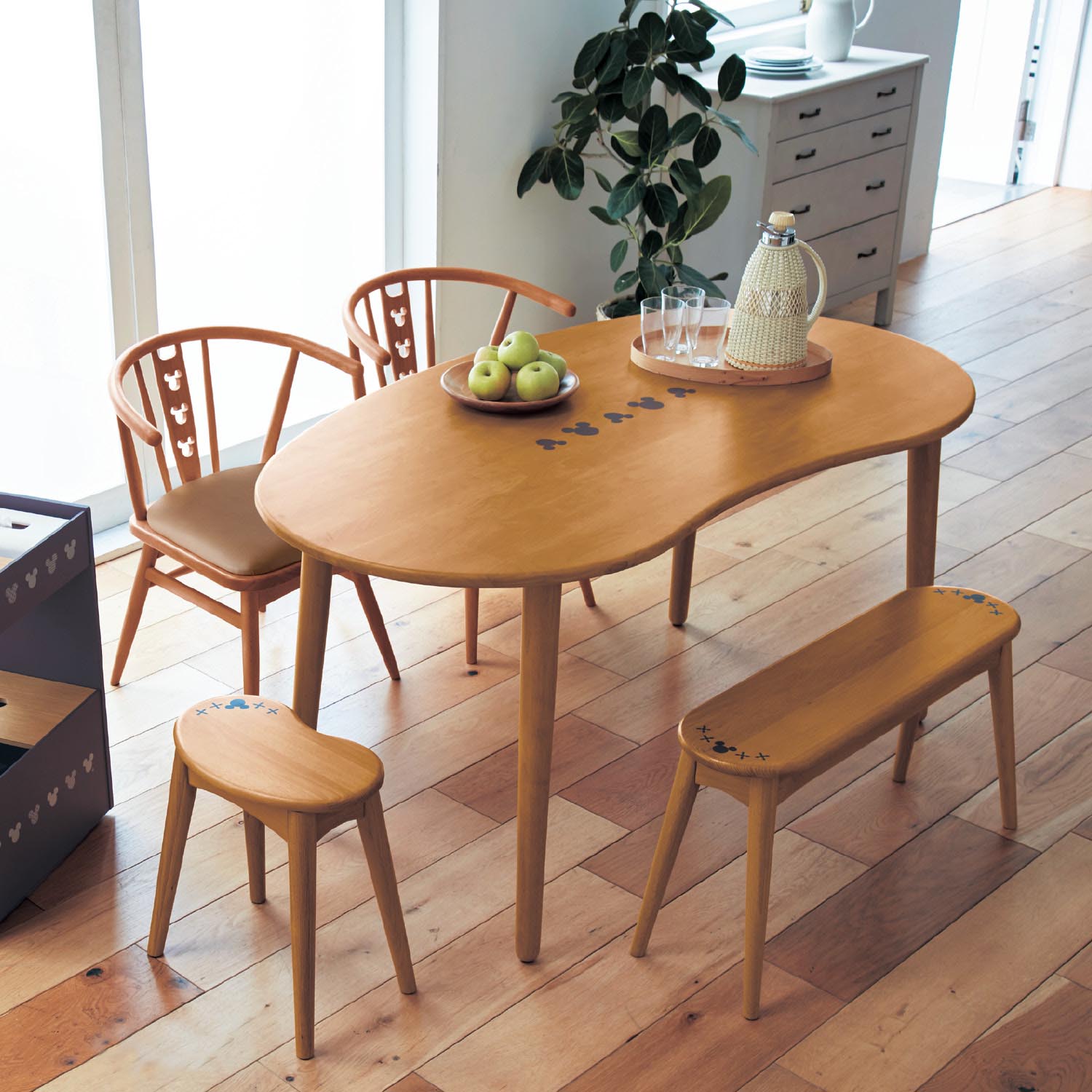 ビーンズ型ダイニングテーブル ミッキーモチーフ ディズニー Disney 通販のベルメゾンネット ビーンズ型ダイニングテーブル ミッキーモチーフ ディズニー Disney 通販のベルメゾンネット