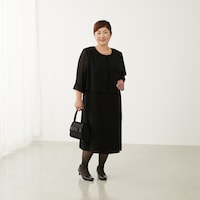 19号ワンピース着用例（モデル身長156cm、バスト109、ウエスト90、ヒップ108cm）