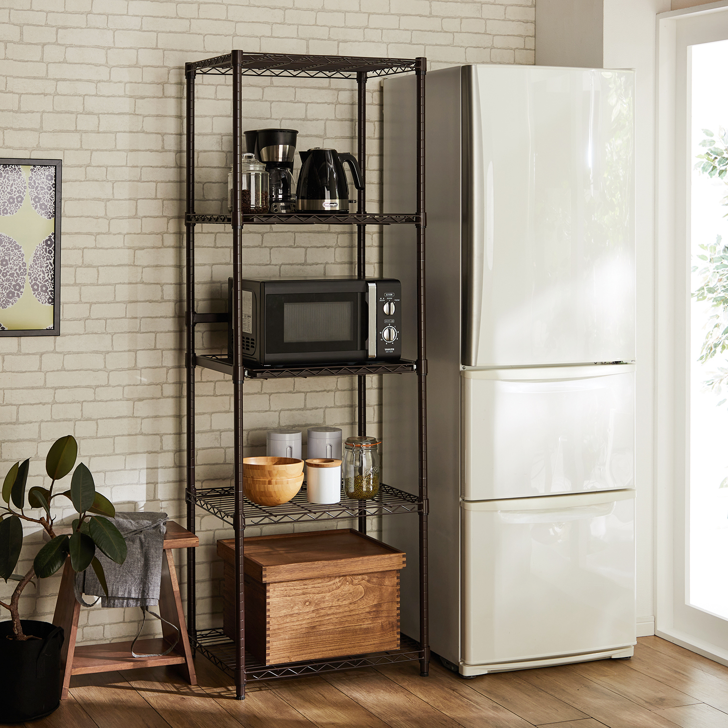 【ベルメゾン】足元にゴミ箱が置けるコンセント付きレンジラック