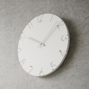 【レムノス/Lemnos】白い掛け時計「カーヴド」