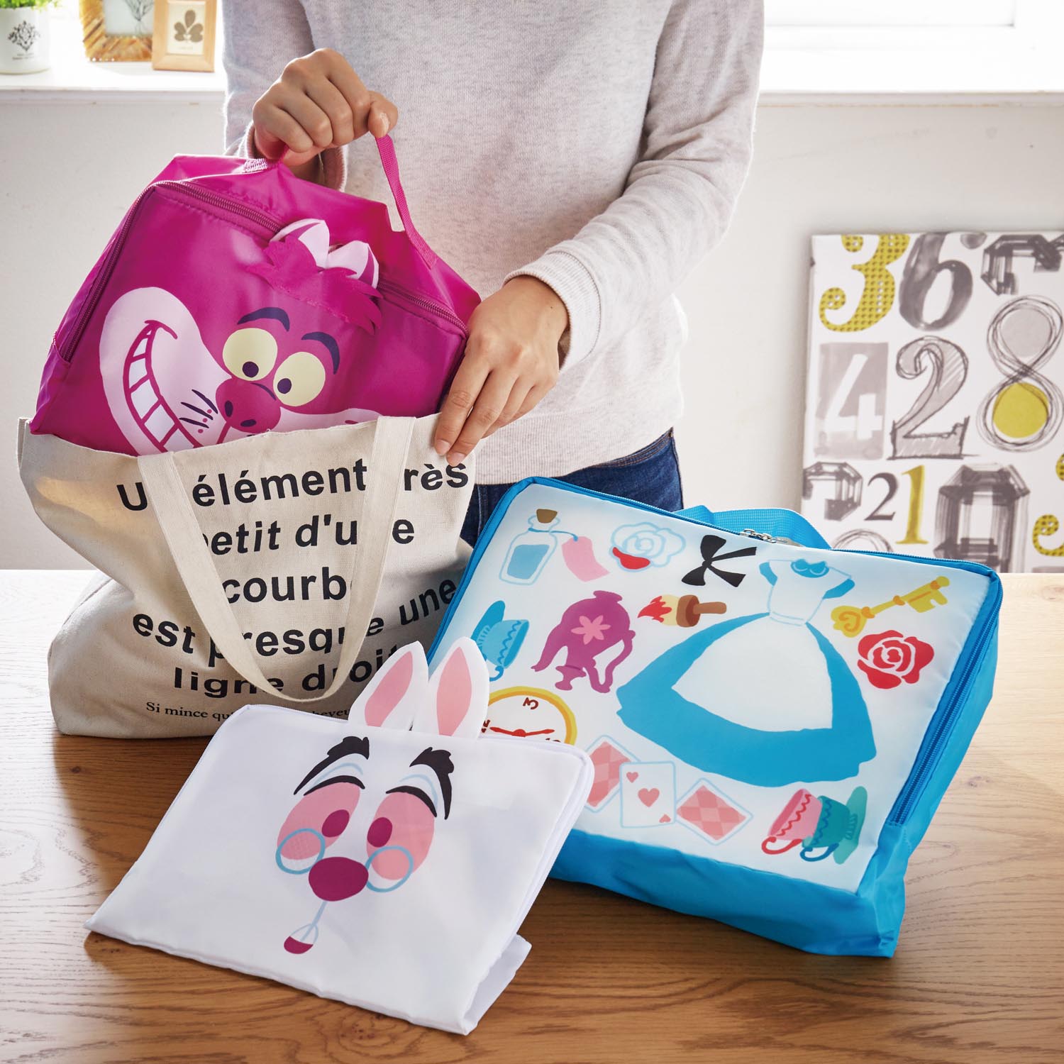 トラベル衣類収納バッグ ふしぎの国のアリス ディズニー Disney 通販のベルメゾンネット トラベル衣類収納バッグ ふしぎの国のアリス ディズニー Disney 通販のベルメゾンネット
