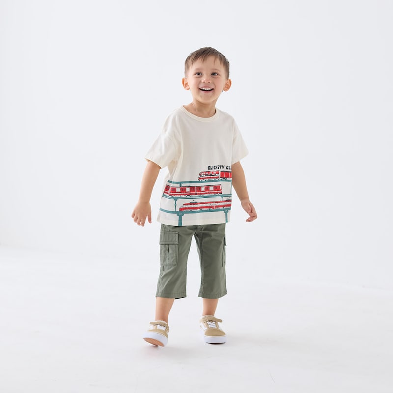 カーキ／モデル身長105cm・サイズ110