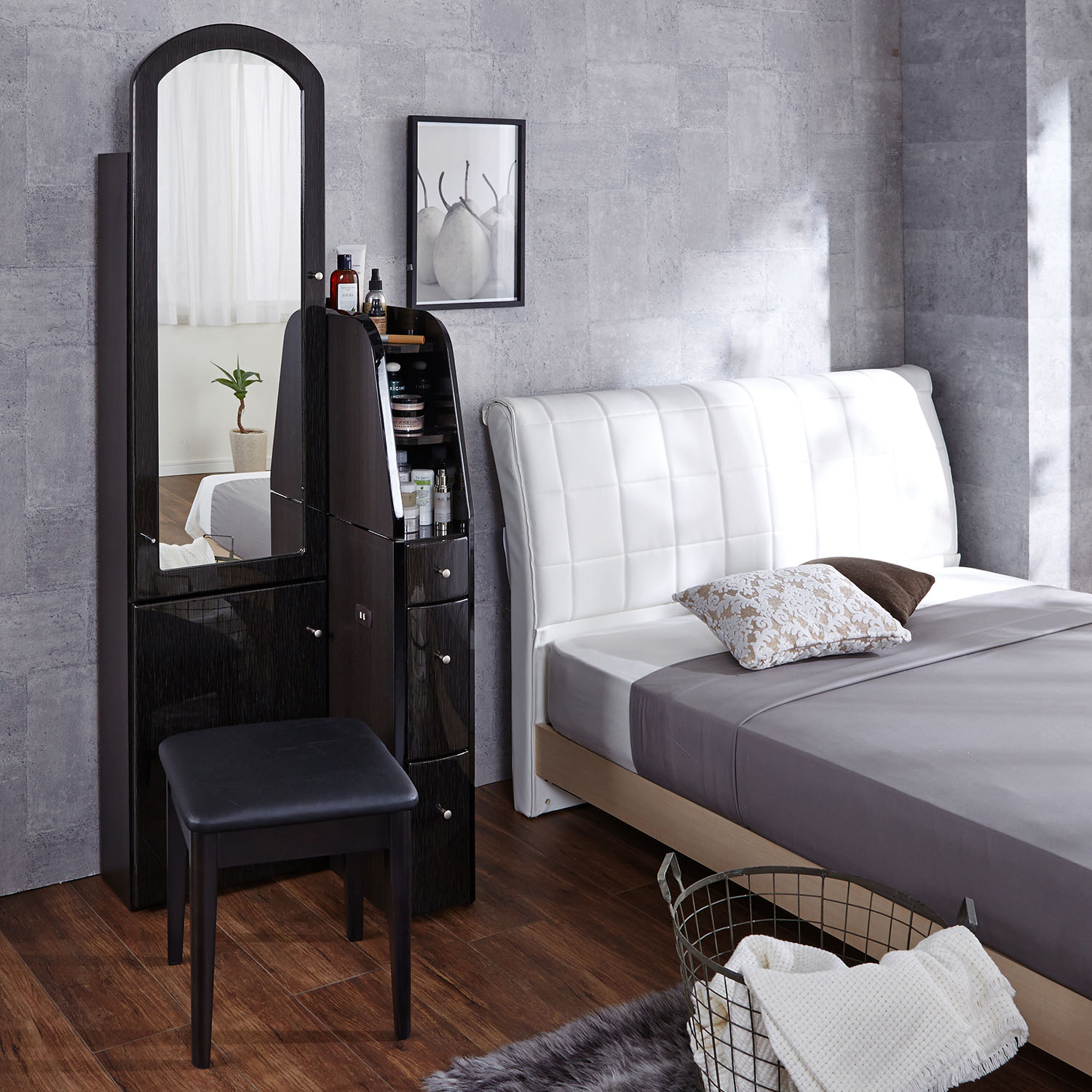 【ベルメゾン】省スペースでたっぷり収納できるドレッサーセット