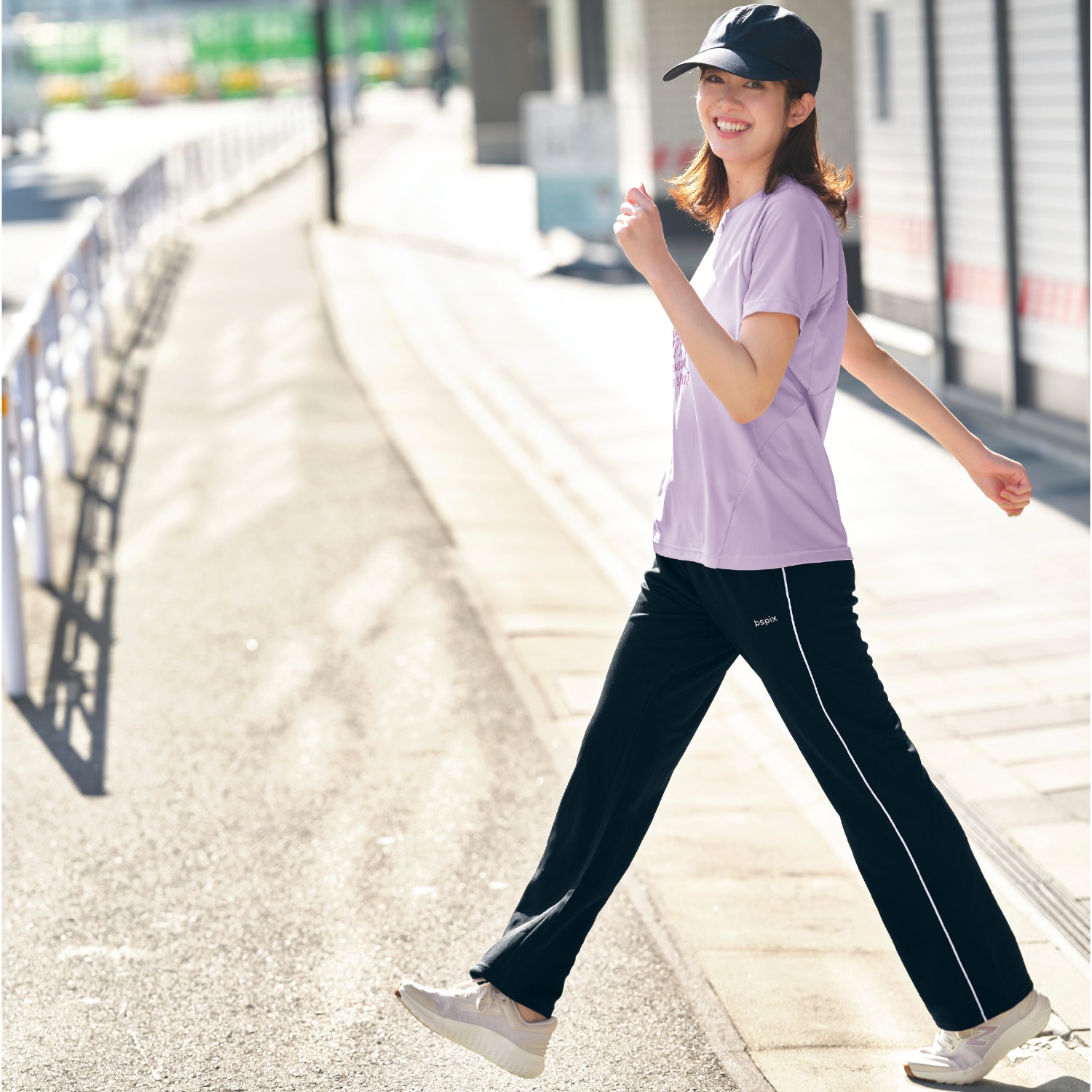 普段使いにも運動にも使いやすい！ストレートジャージパンツ