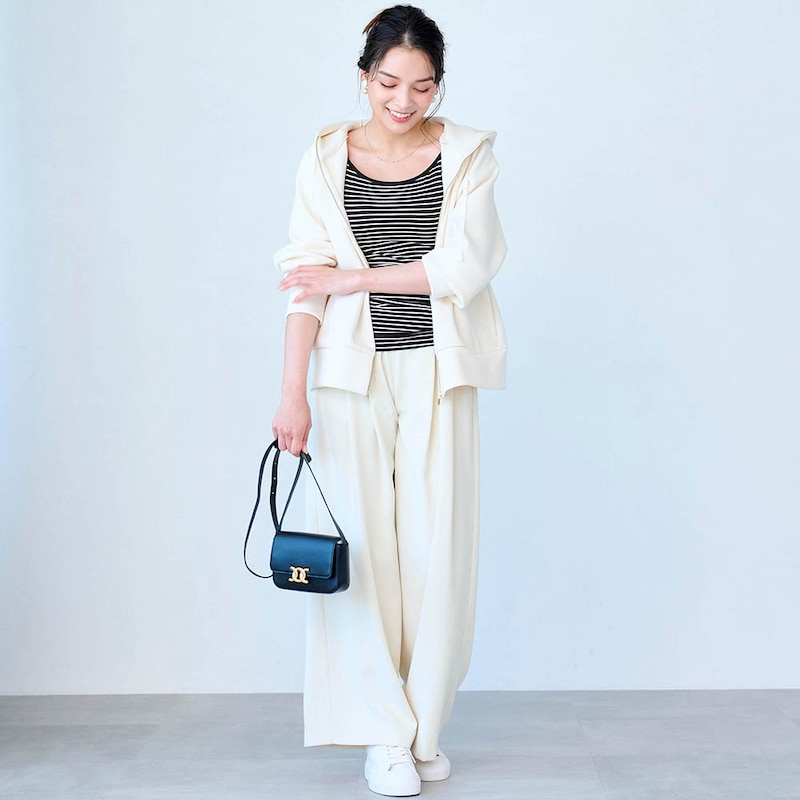 モデル身長161cm／M（ブラック系ボーダー）