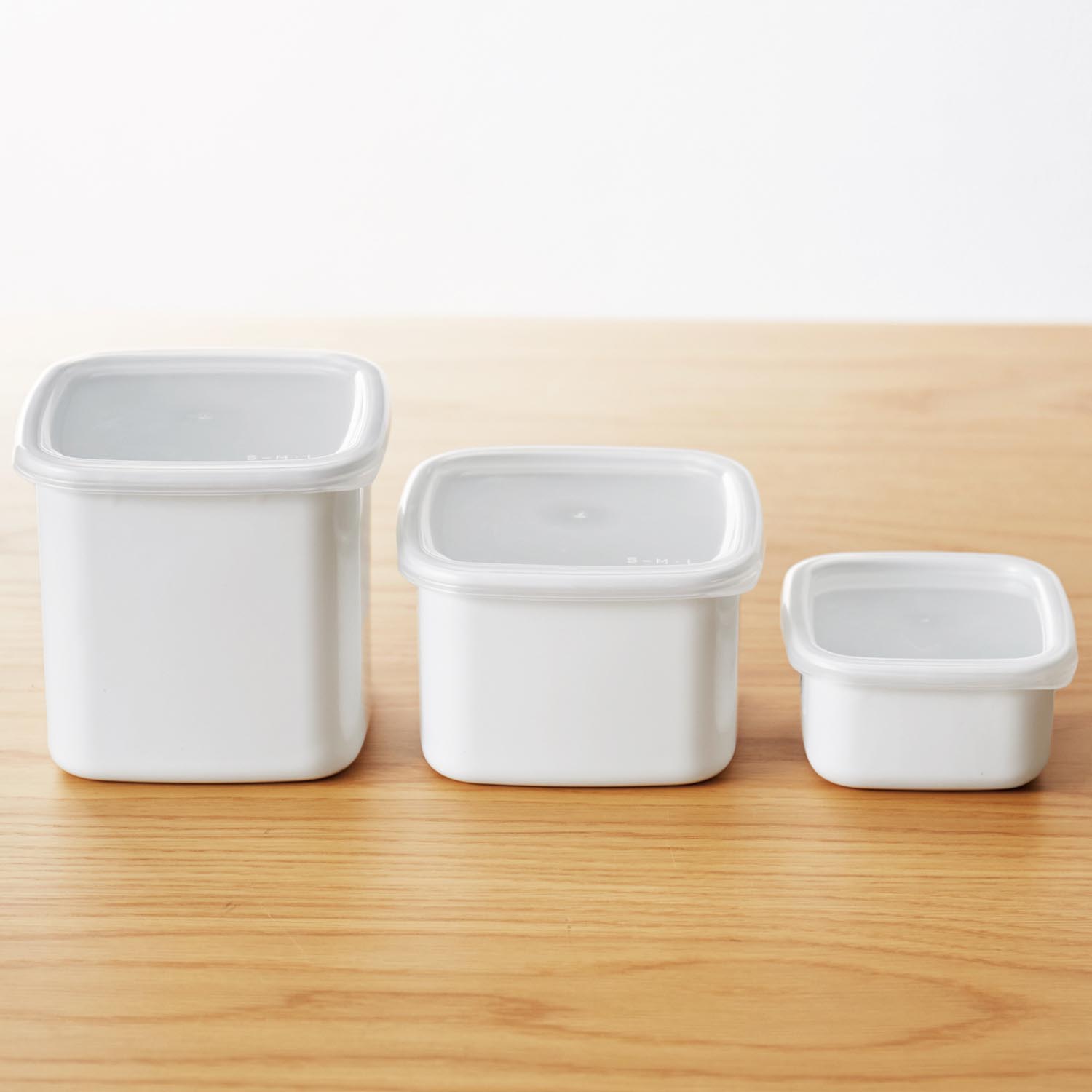 【野田琺瑯】蓋付きホーロー保存容器