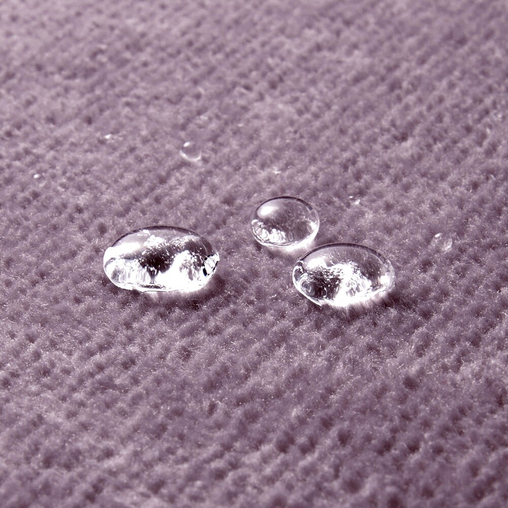 お手入れ簡単な撥水加工　※防水ではありませんので、なるべく早めにおふき取りください