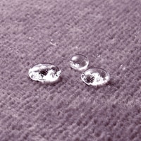 お手入れ簡単な撥水加工　※防水ではありませんので、なるべく早めにおふき取りください