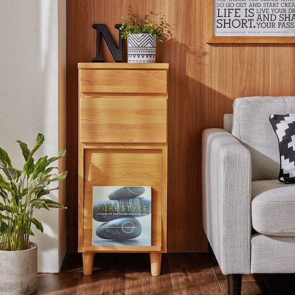 【ベルメゾン】フラップ扉付き北欧調キャビネット