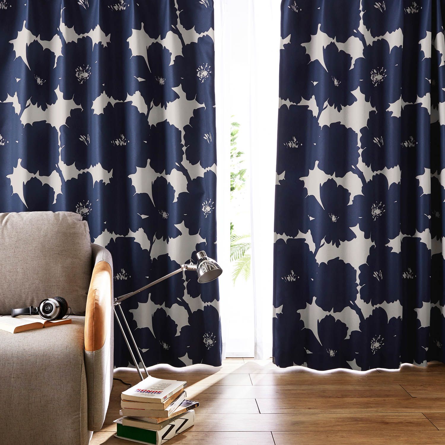 【ベルメゾン】【99サイズ】 モダンなフラワー柄の遮光カーテン