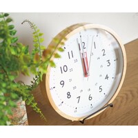 お手持ちのスタンドを用いて置き時計のようにも設置できます（レッド）