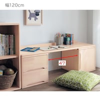 幅120cm／デスク使用時の脚部間の内寸幅47cm