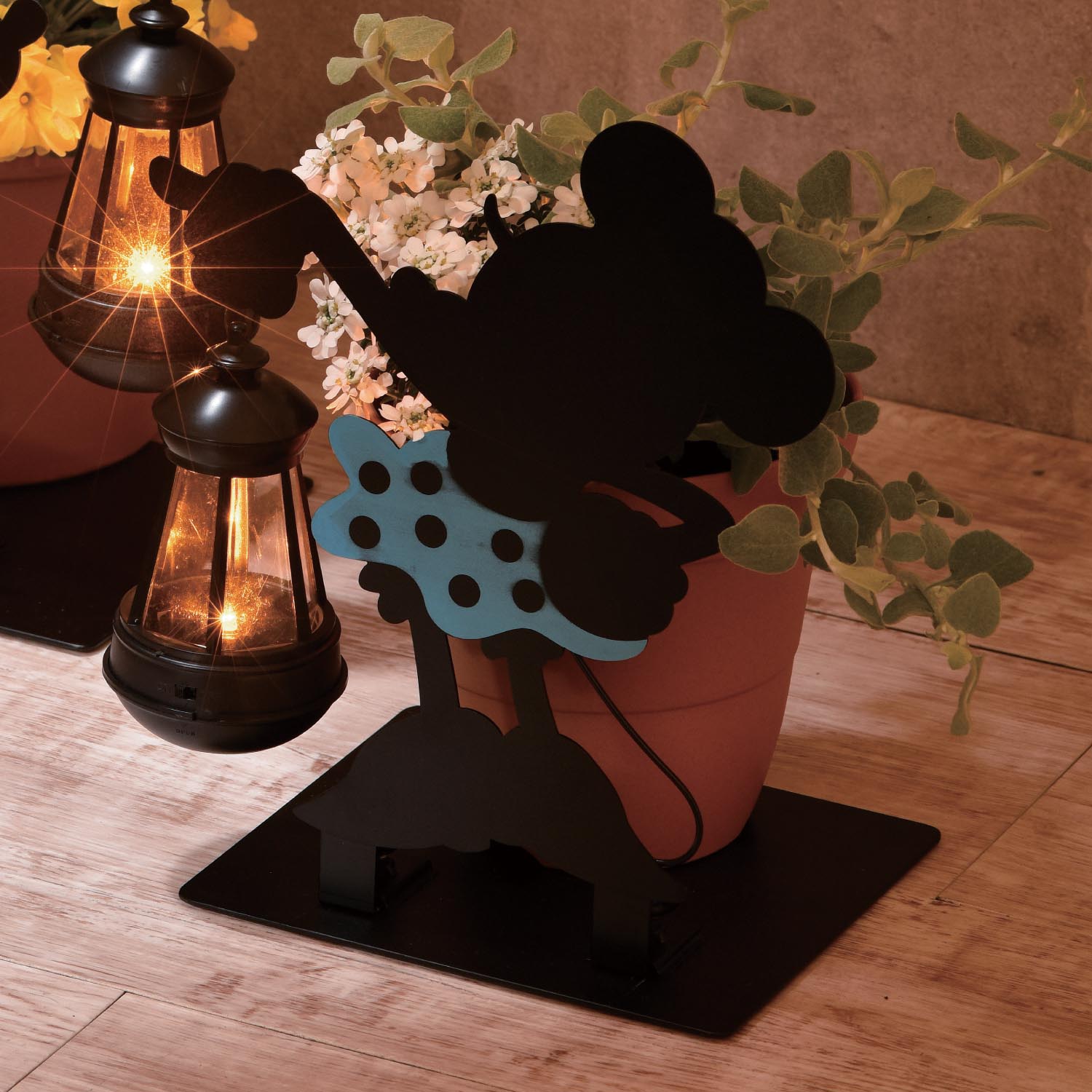シルエットのソーラーライト 選べるキャラクター ディズニー Disney 通販のベルメゾンネット シルエットのソーラーライト 選べるキャラクター ディズニー Disney 通販のベルメゾンネット