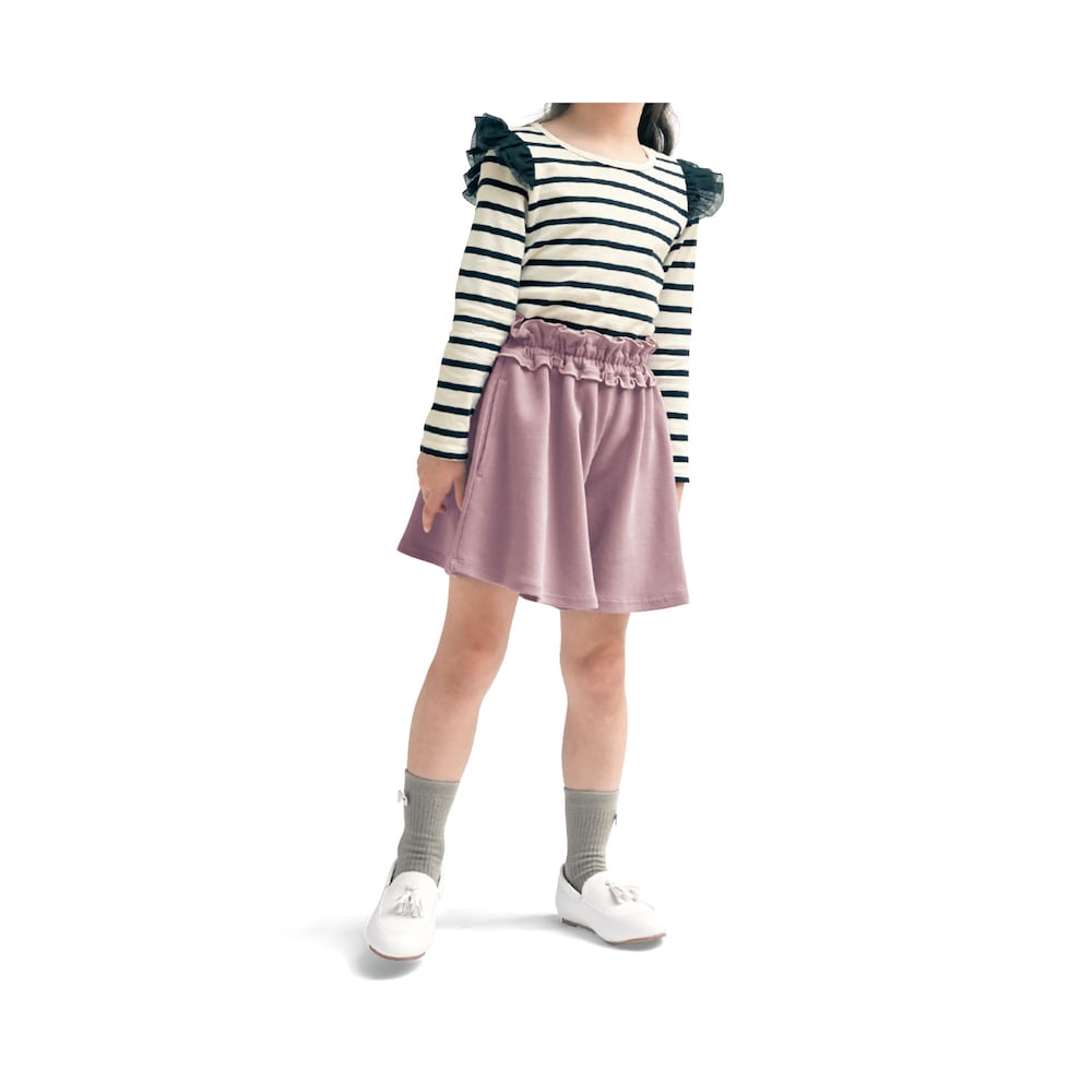 オフホワイト×ブラック／モデル身長115cm・110サイズ着用