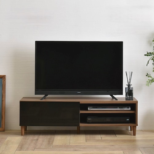 脚付きモダンテレビ台