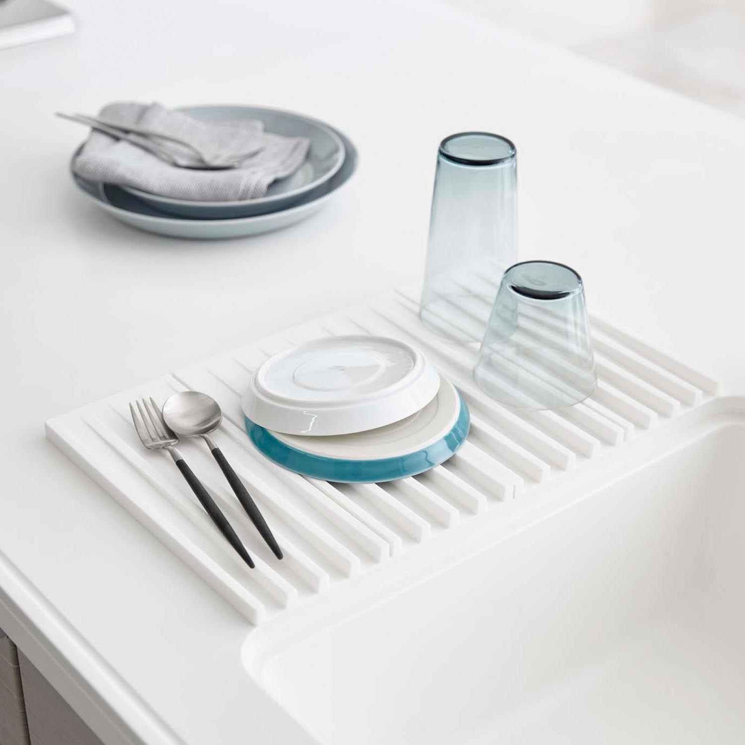 【タワー/tower】折りたたみ式シリコーン水切りトレイ 【タワー/tower】折りたたみ式シリコーン水切りトレイ