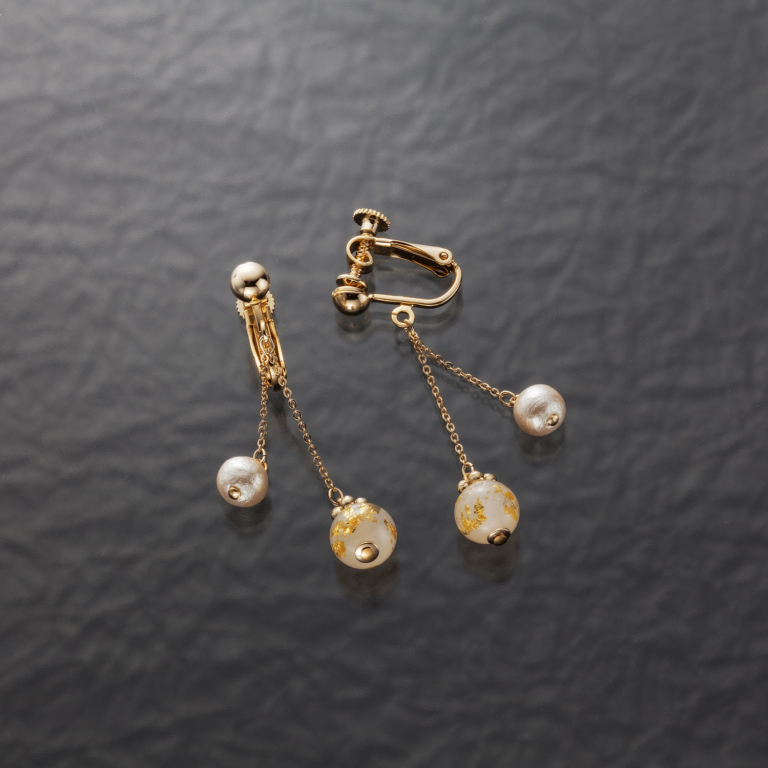 【ココロ/cocoro】ガラス・コットンパールイヤリング[日本製]