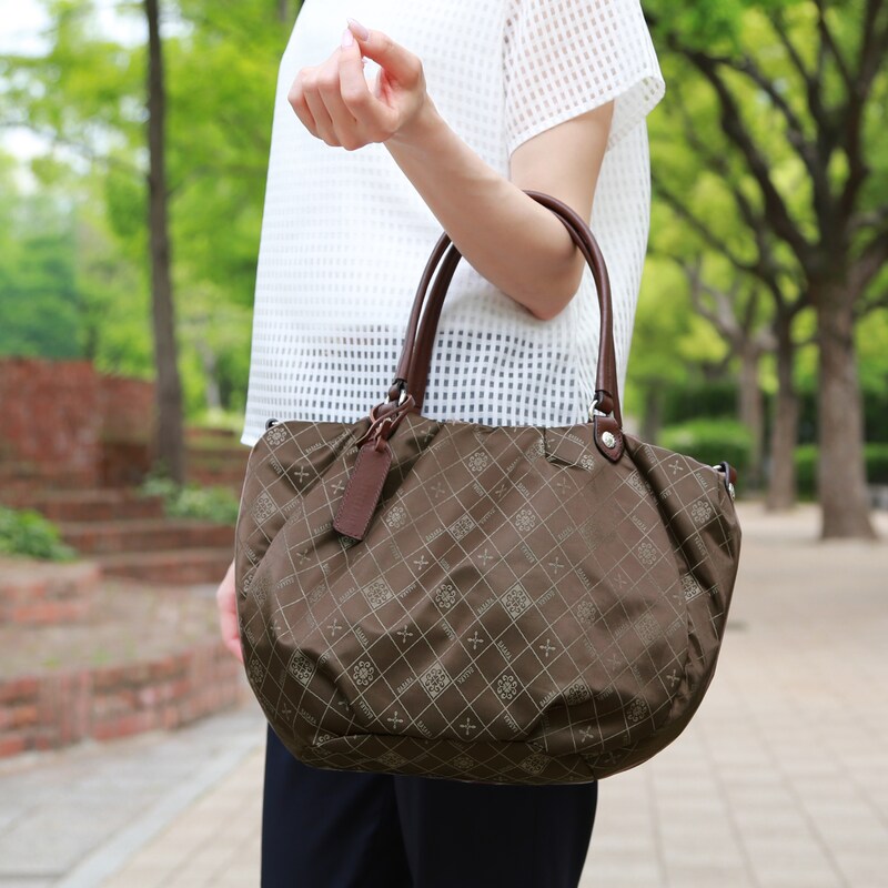 1050476_h1_001.jpg?im=Resize=(  