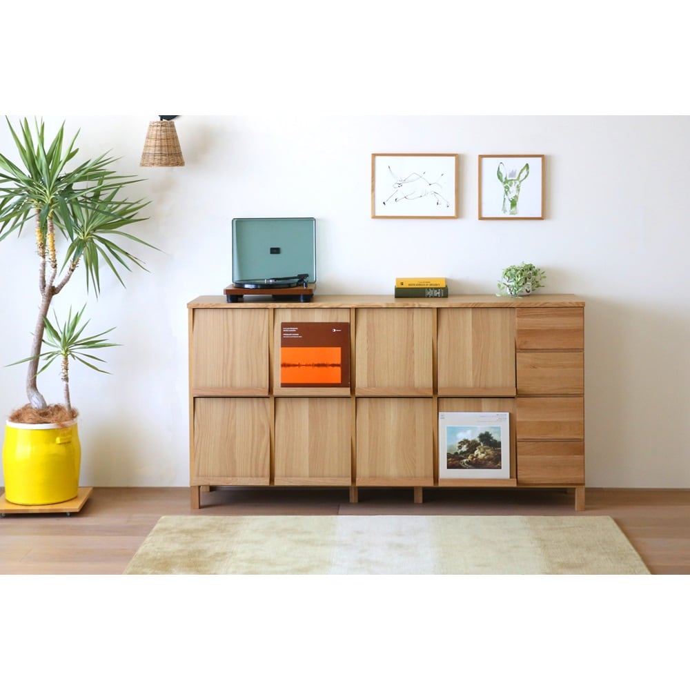 オーク材のフラップキャビネット（キャビネット/リビングボード