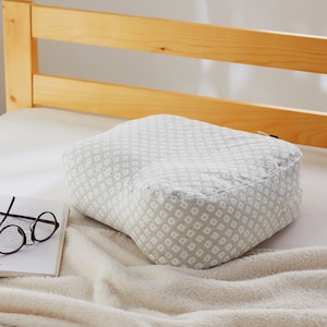 【ベルメゾン】寝ながら本を読みたい人のための枕