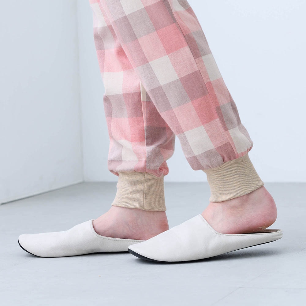 脚口リブでずり上がりにくい