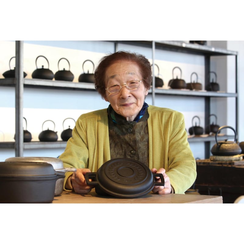 考案者の近江タミ子さん。