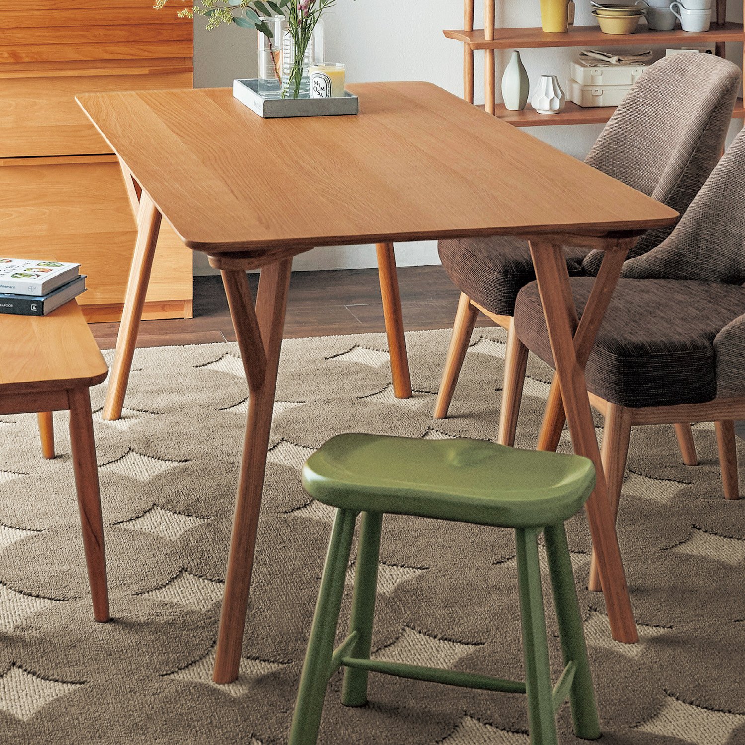 【ベルメゾン】ナラ材のダイニングテーブル