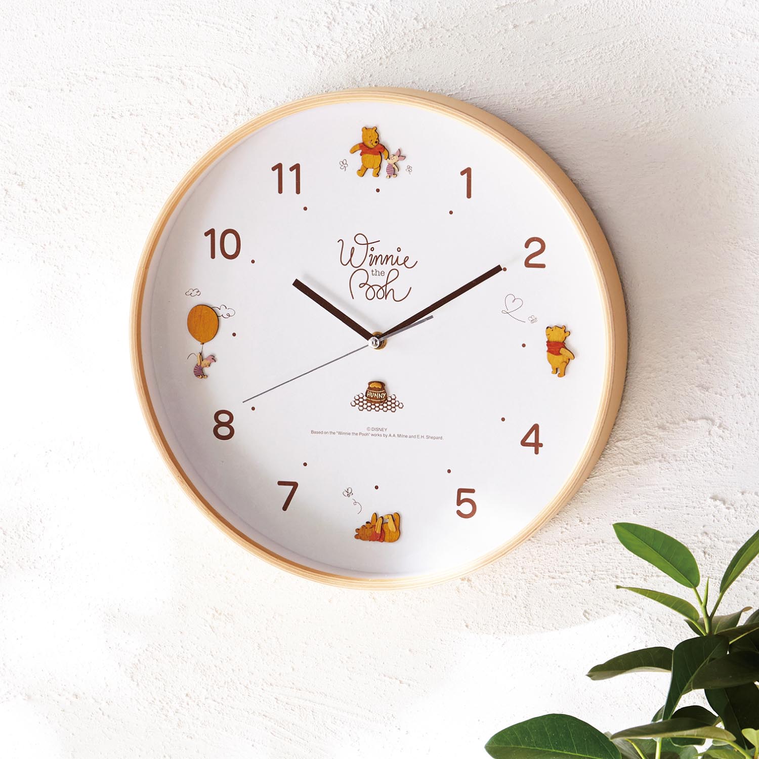 ナチュラルデザインの木枠掛け時計 選べるキャラクター ディズニー Disney 通販のベルメゾンネット ナチュラルデザインの木枠掛け時計 選べるキャラクター ディズニー Disney 通販のベルメゾンネット
