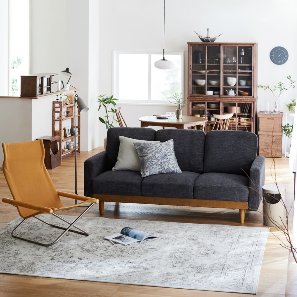 座り心地にこだわったタモ材のウィンザーチェア（ダイニングチェア