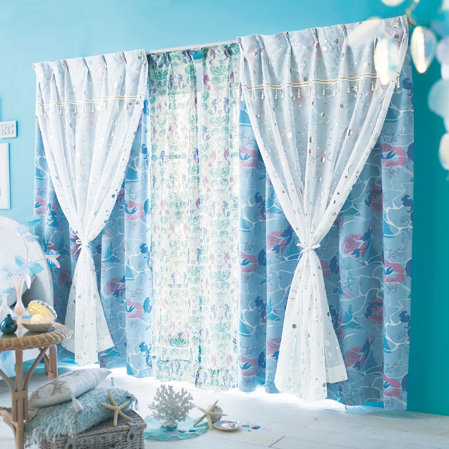 箔プリントの2重遮光カーテン「アリエル」(ディズニー/Disney) 箔プリントの2重遮光カーテン「アリエル」(ディズニー/Disney)