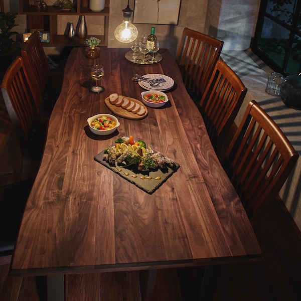 【ベルメゾン】天然木ウォルナット材のダイニングテーブル