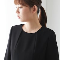 ワンピース：首元アップ