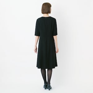 後ろ／ワンピース