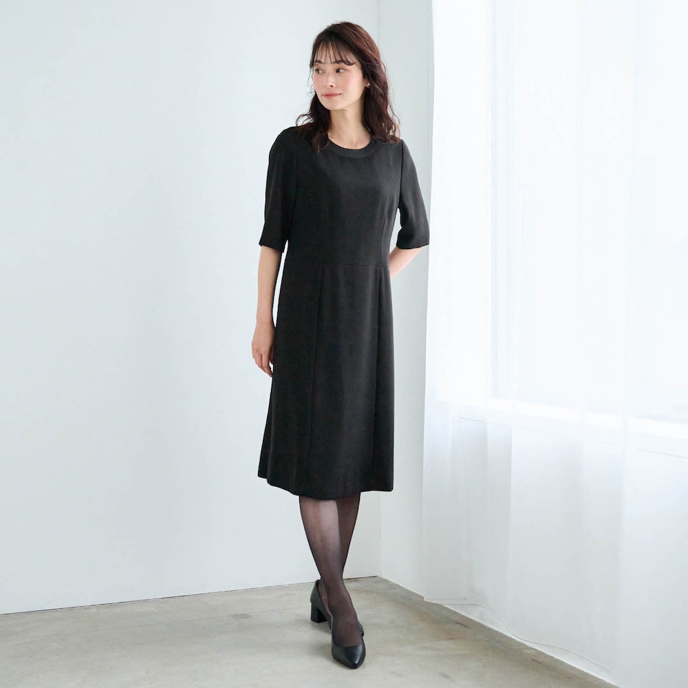 モデル身長166cm／9AR　ワンピースのみ着用