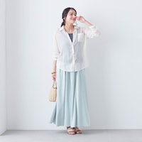 シアー感のあるシャツなどと合わせたコーデにもぴったり