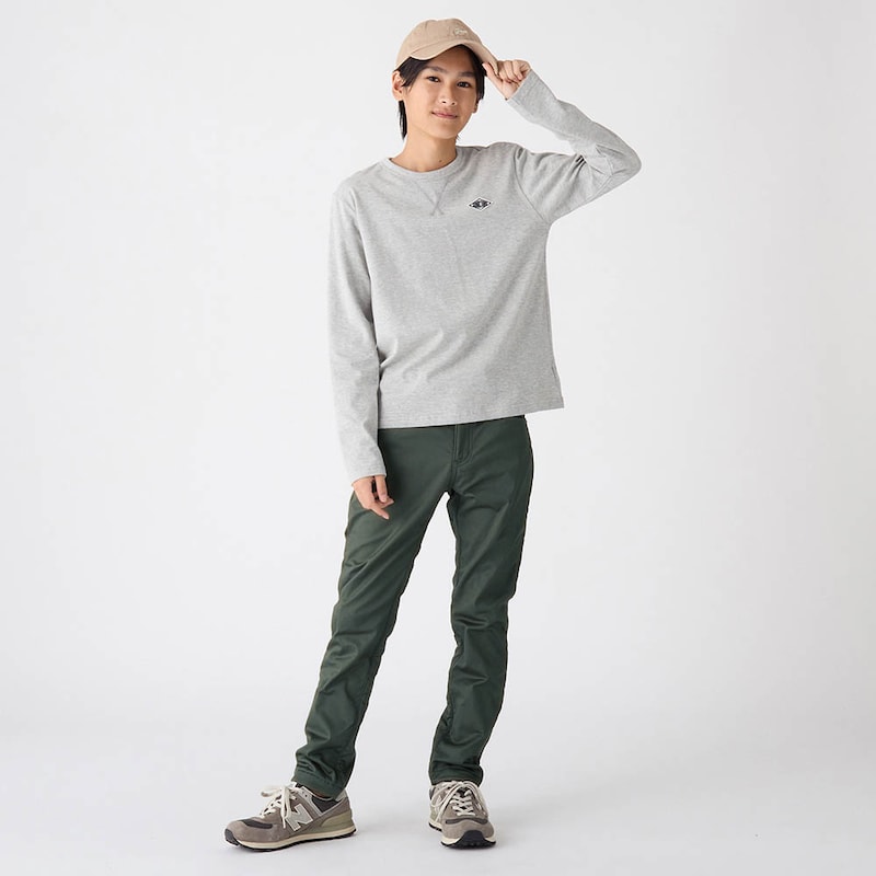 カーキ／モデル身長152cm・150サイズ着用