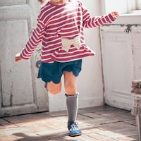 ボルドー＆グレー＆ネイビー／モデル身長106cm