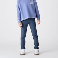 ネイビー／モデル身長132cm・130サイズ