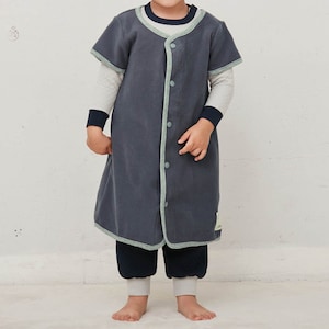 チャコール／モデル身長：91cm、体重：13kg、着用サイズ：80～90