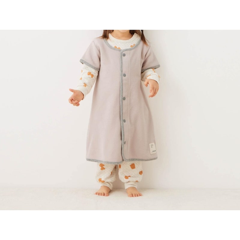 グレージュ／モデル身長：87cm、着用サイズ：80～90