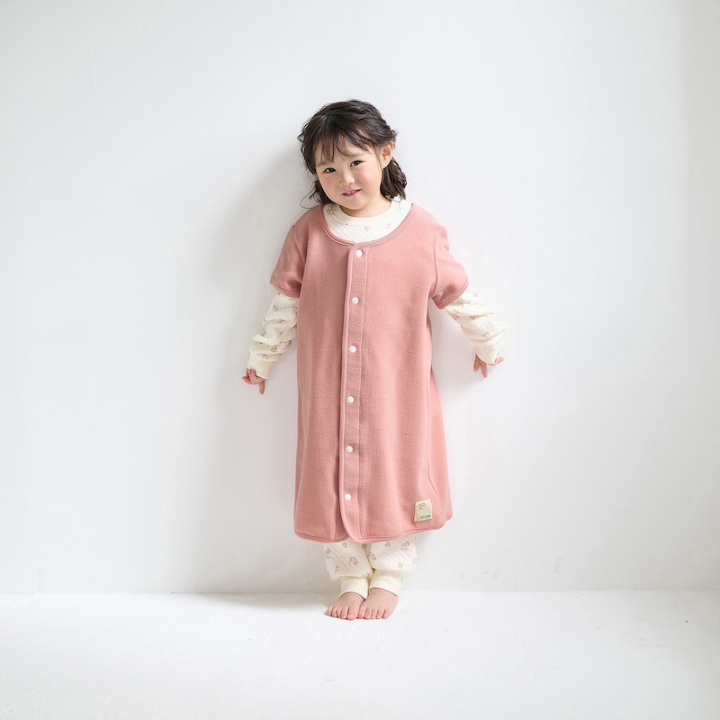 スモークピンク／モデル身長100cm・100～110サイズ着用