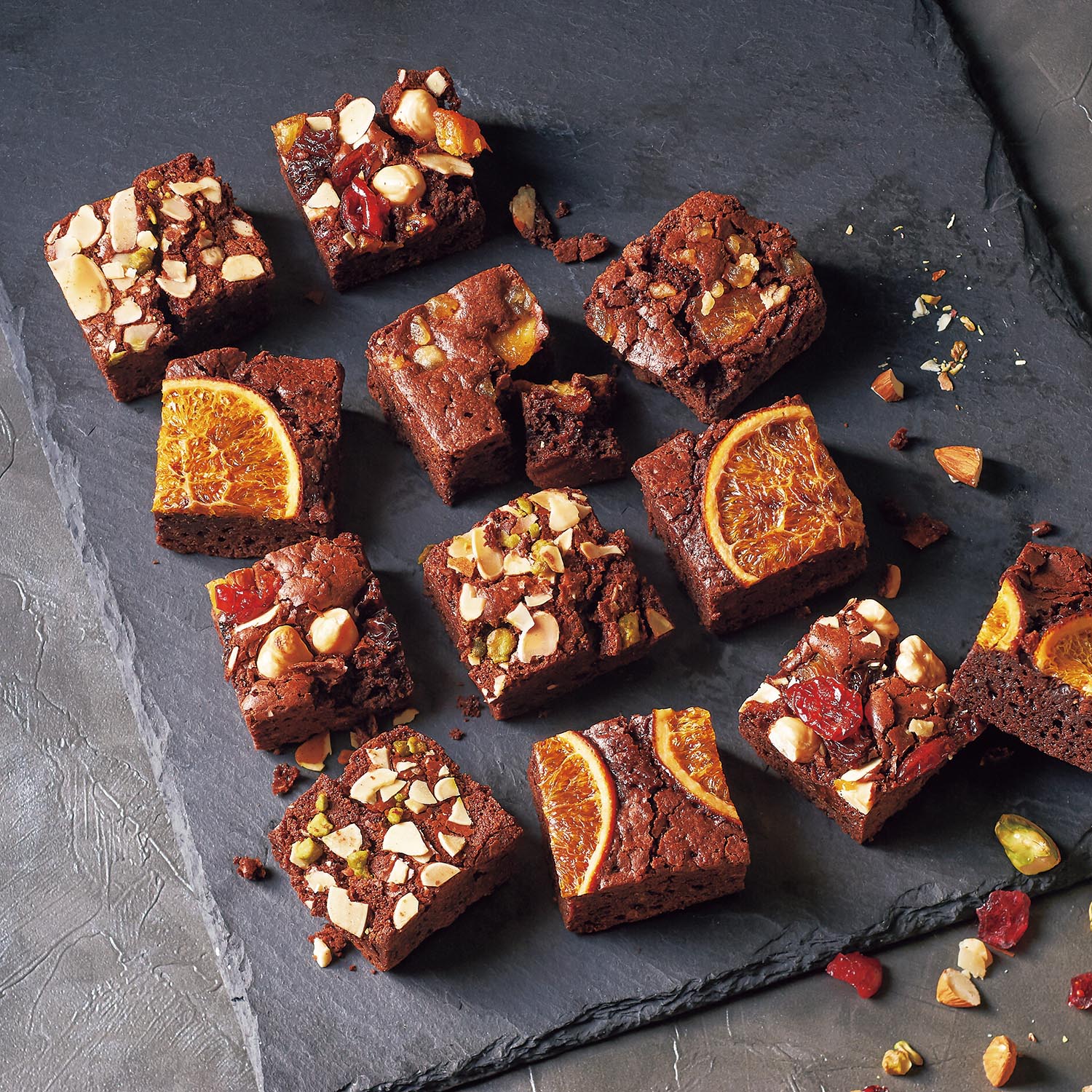 【ベルメゾン】ナッツとドライフルーツの贅沢ブラウニー 16個