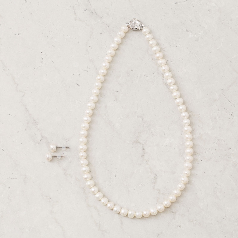 ピアス