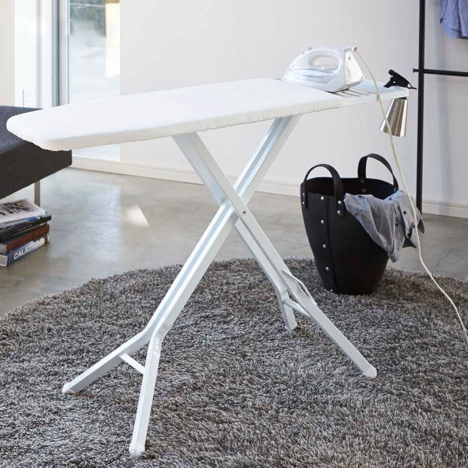 【タワー/tower】スタンド式アイロン台 【タワー/tower】スタンド式アイロン台